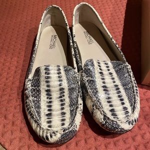 Brand new Michael Kors  Daisy Printed Leather Loafer